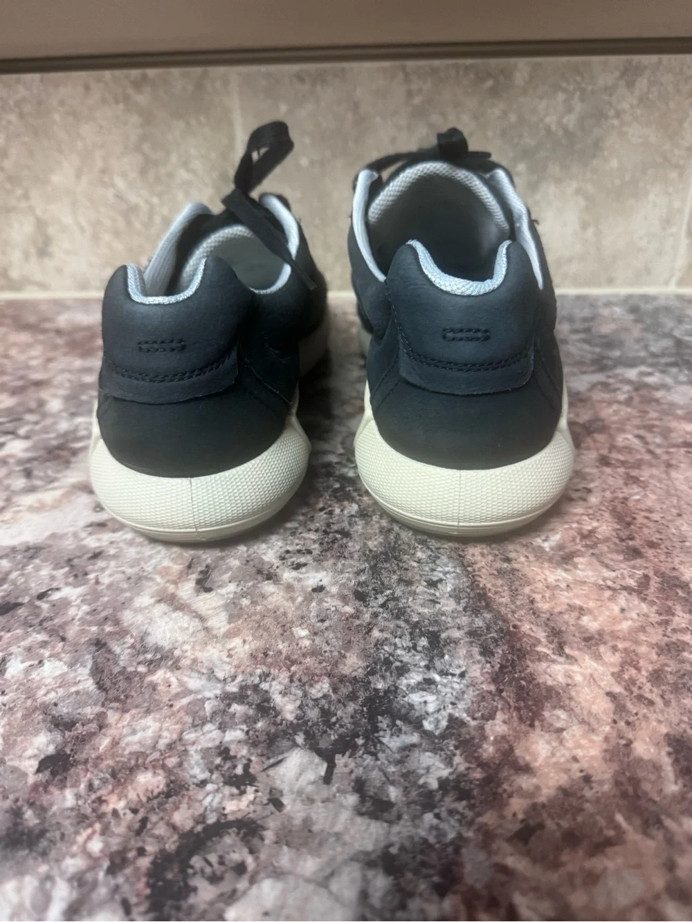 Men's Black Casual Lace-Up Sneakers